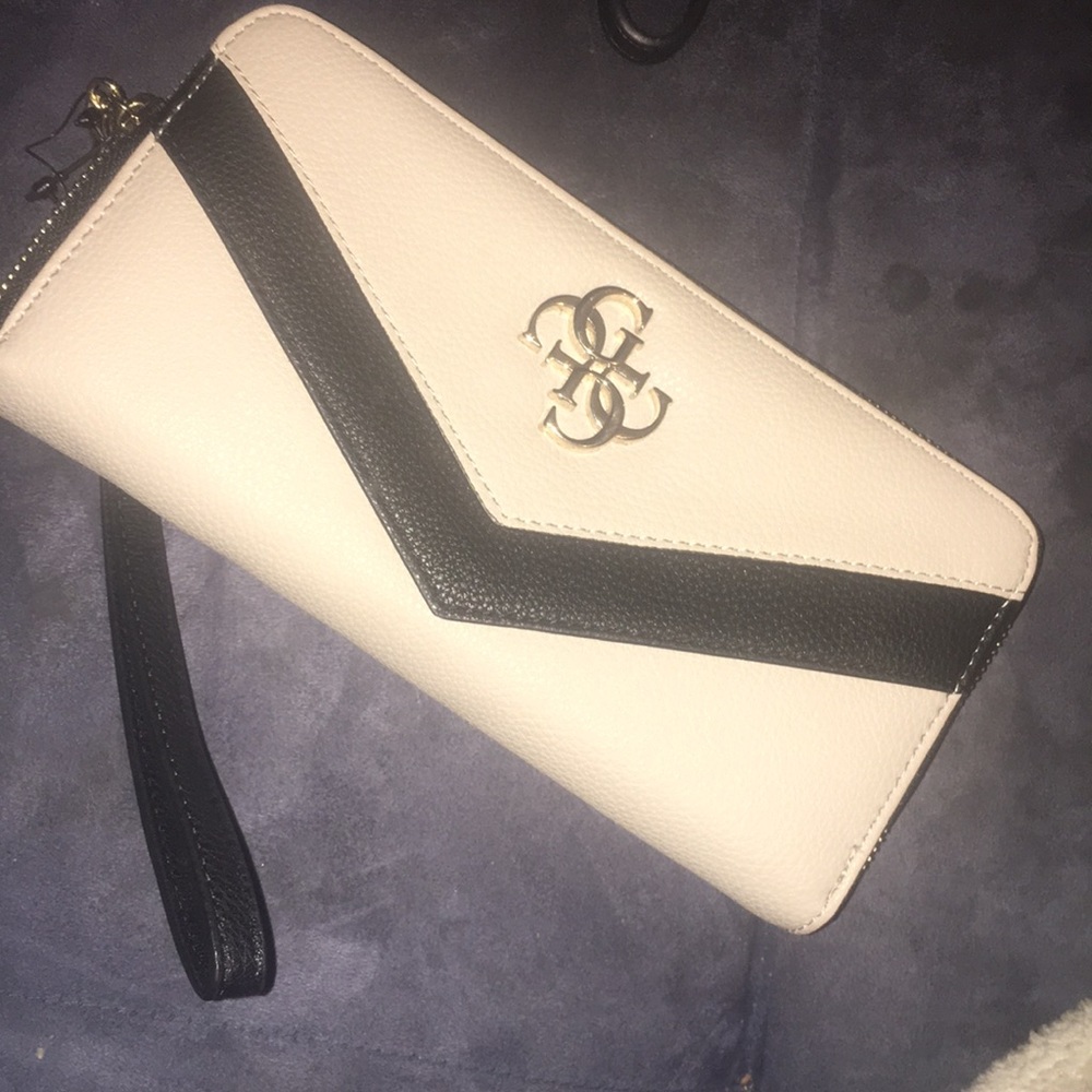 Guess wallet
